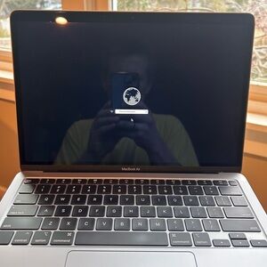 Apple MacBook Air A2179-for parts